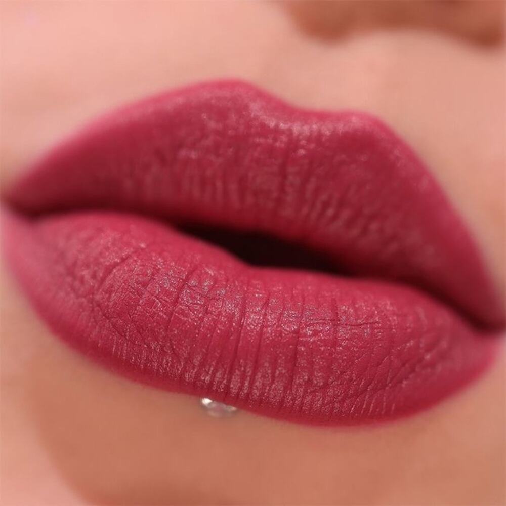 Lord & Berry Crayon Lipstick 20100 7802 Bouquet Matte Red Lipstique Italy